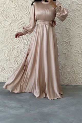 Çiçek Detaylı İnce Pliseli Tesettür Abiye Taş