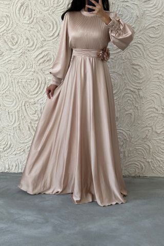 Çiçek Detaylı İnce Pliseli Tesettür Abiye Taş