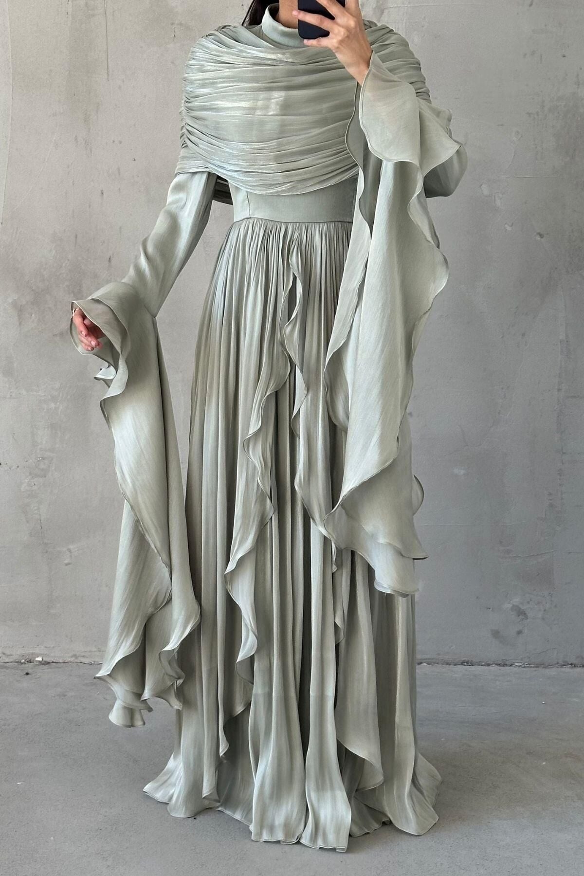 Volan Detaylı Fırfırlı Janjan Tesettür Abiye Mint Yeşili