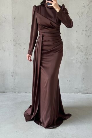 Drapeli Kuyruk Detaylı Tesettür Abiye Kahverengi