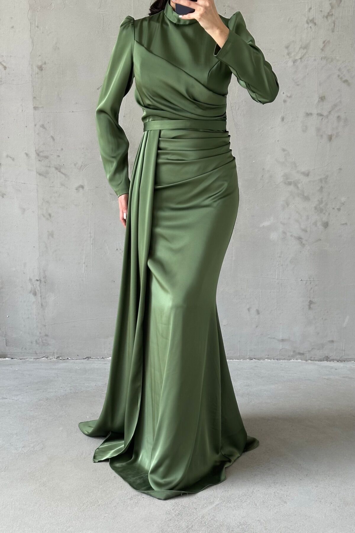 Drapeli Kuyruk Detaylı Tesettür Abiye Haki