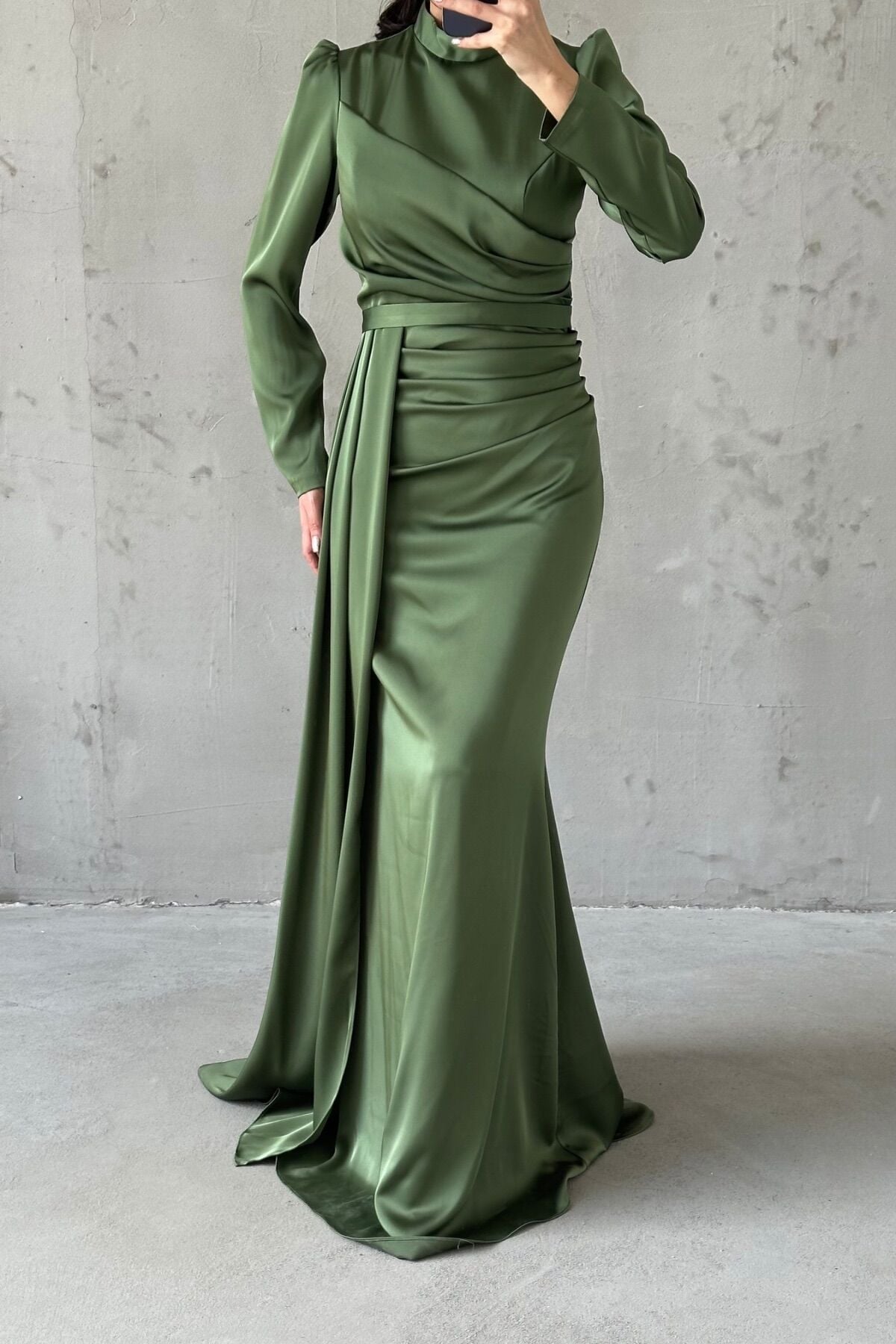 Drapeli Kuyruk Detaylı Tesettür Abiye Haki