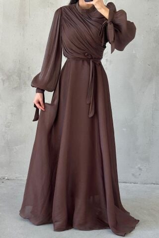 Drapeli Kuşak Detaylı Janjan Kumaş Tesettür Abiye Kahverengi