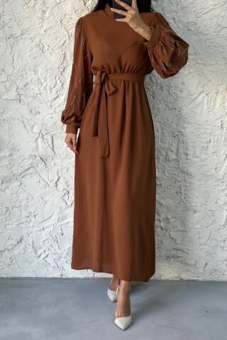 Kolları Boydan İşlemeli Krep Tesettür Abiye Kahverengi
