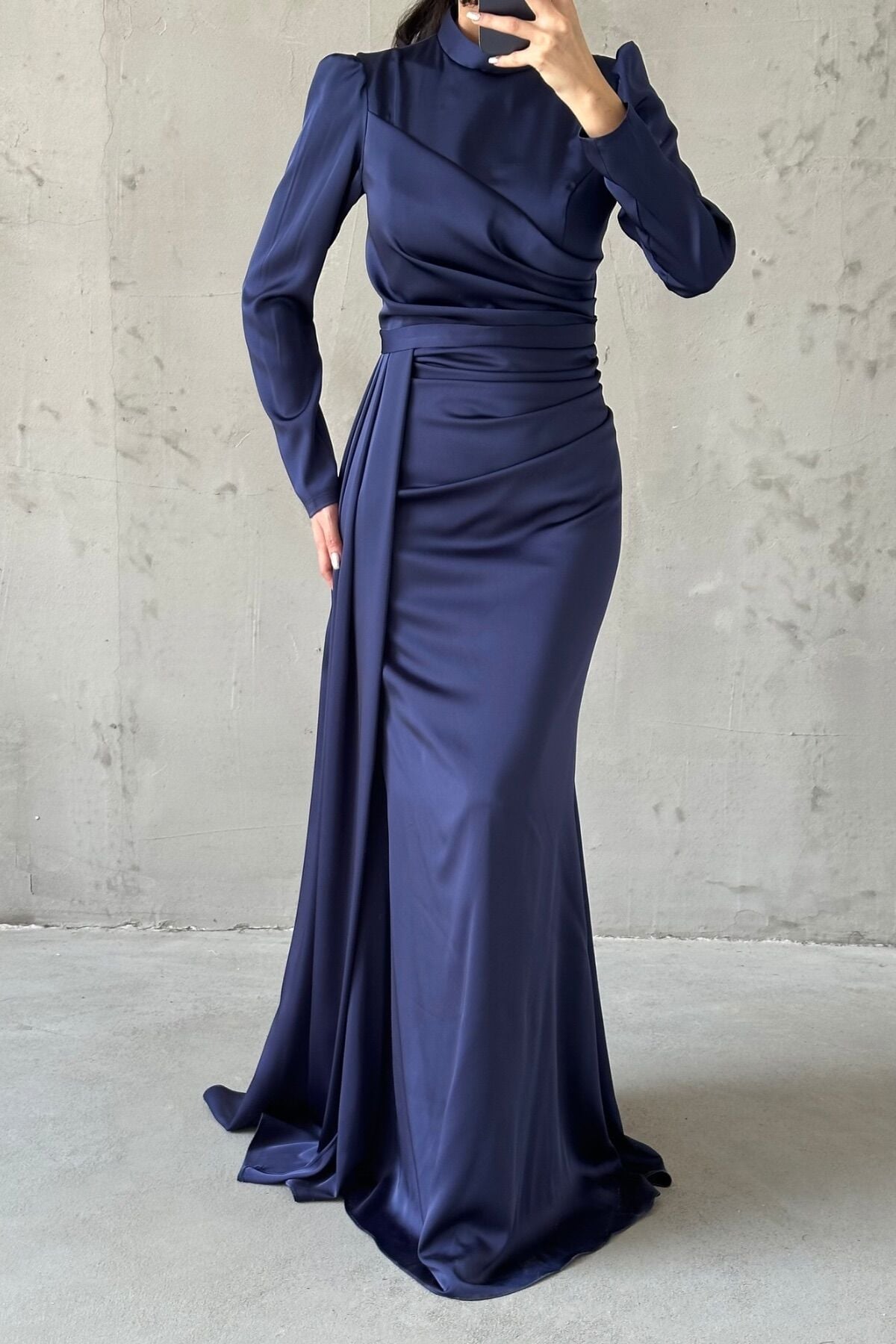 Drapeli Kuyruk Detaylı Tesettür Abiye Lacivert