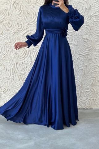 Çiçek Detaylı İnce Pliseli Tesettür Abiye Lacivert