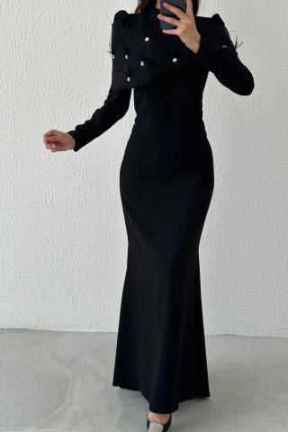 فستان سهرة بتصميم عصري فريد من نوعه من الكريب الحجاب باللون الأسود