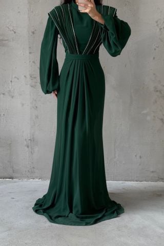 فستان سهرة شيفون محجبات بتفاصيل فريدة باللون الأخضر