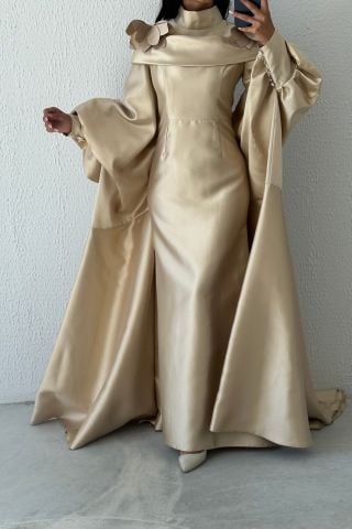 Pelerin Detaylı Şık Akıcı Saten Balon Kol Tesettür Abiye Bej