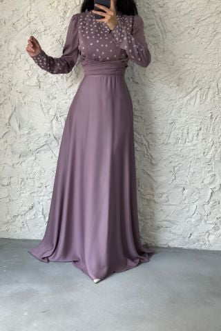 Kolu Ve Üstü Taş Detaylı Saten Tesettür Abiye Lila