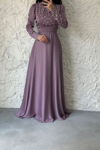 Kolu Ve Üstü Taş Detaylı Saten Tesettür Abiye Lila