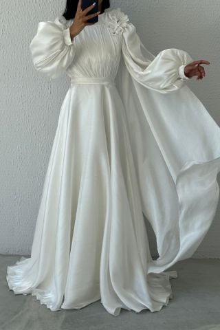 Akıcı Organze ve Piliseli Omuz Detaylı Abiye Ekru