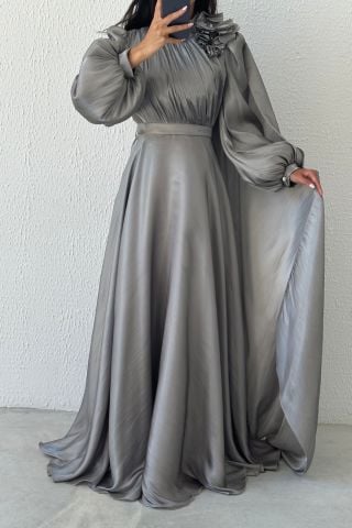 Akıcı Organze ve Piliseli Omuz Detaylı Abiye Gri
