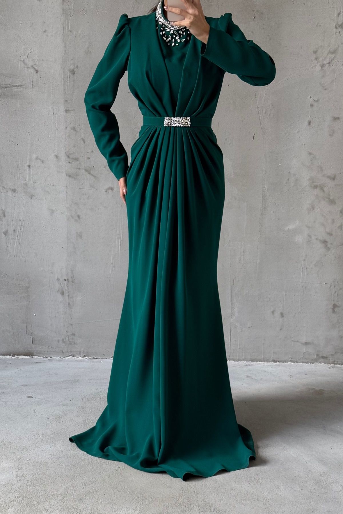 Elegant Gathered Detailed Belted Crepe Hijab Evening Dress Green