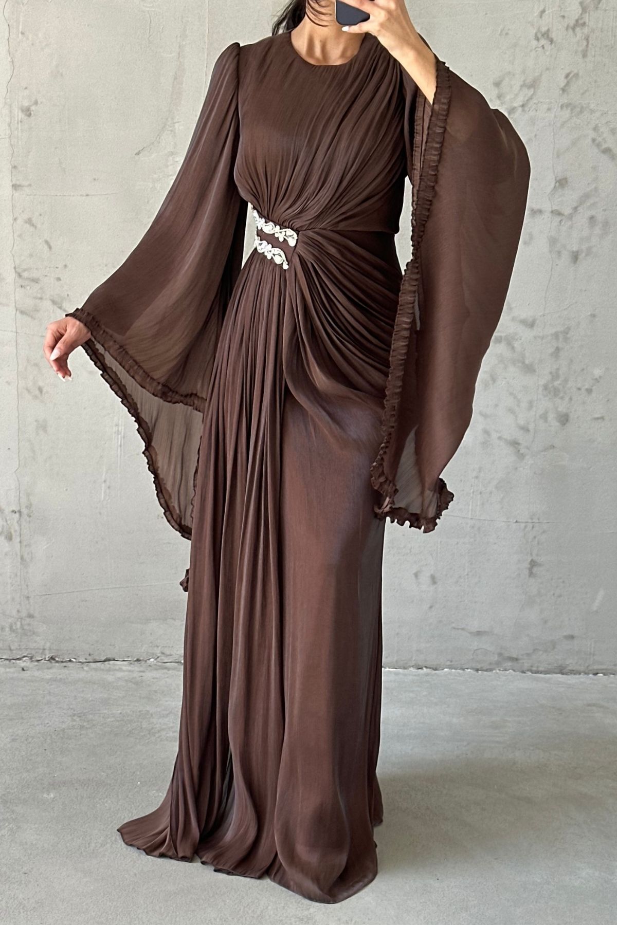 Işıltılı Kol Detaylı Janjan Tesettür Abiye Kahverengi