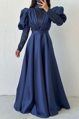 Modern Dokunuşlarla Şık Saten Tesettür Abiye Lacivert