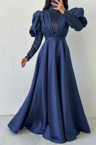 Modern Dokunuşlarla Şık Saten Tesettür Abiye Lacivert