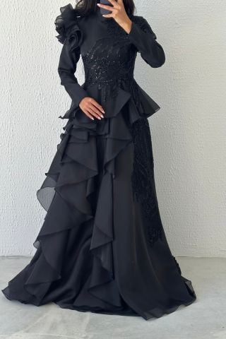 Şık Taş Detaylı Fırfırlı Organze Tesettür Abiye Siyah