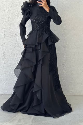 Şık Taş Detaylı Fırfırlı Organze Tesettür Abiye Siyah