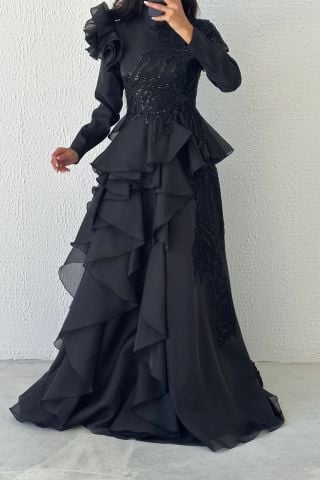 Şık Taş Detaylı Fırfırlı Organze Tesettür Abiye Siyah