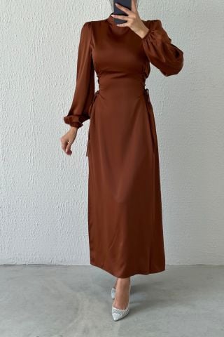 Belden Bağlama Detaylı Saten Tesettür Abiye Açık Kahve