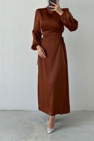 Belden Bağlama Detaylı Saten Tesettür Abiye Açık Kahve