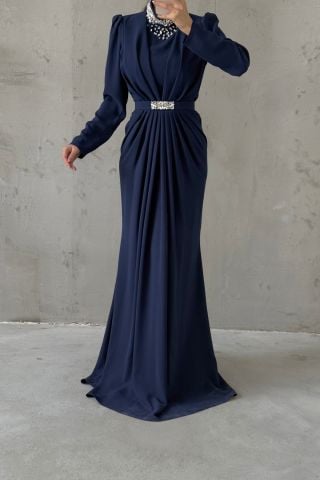 Zarif Büzgü Detaylı Kemerli Krep Tesettür Abiye Lacivert