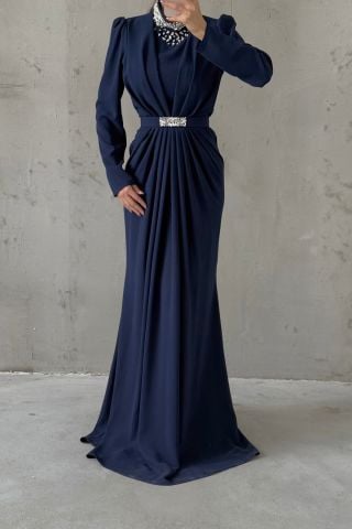 Zarif Büzgü Detaylı Kemerli Krep Tesettür Abiye Lacivert