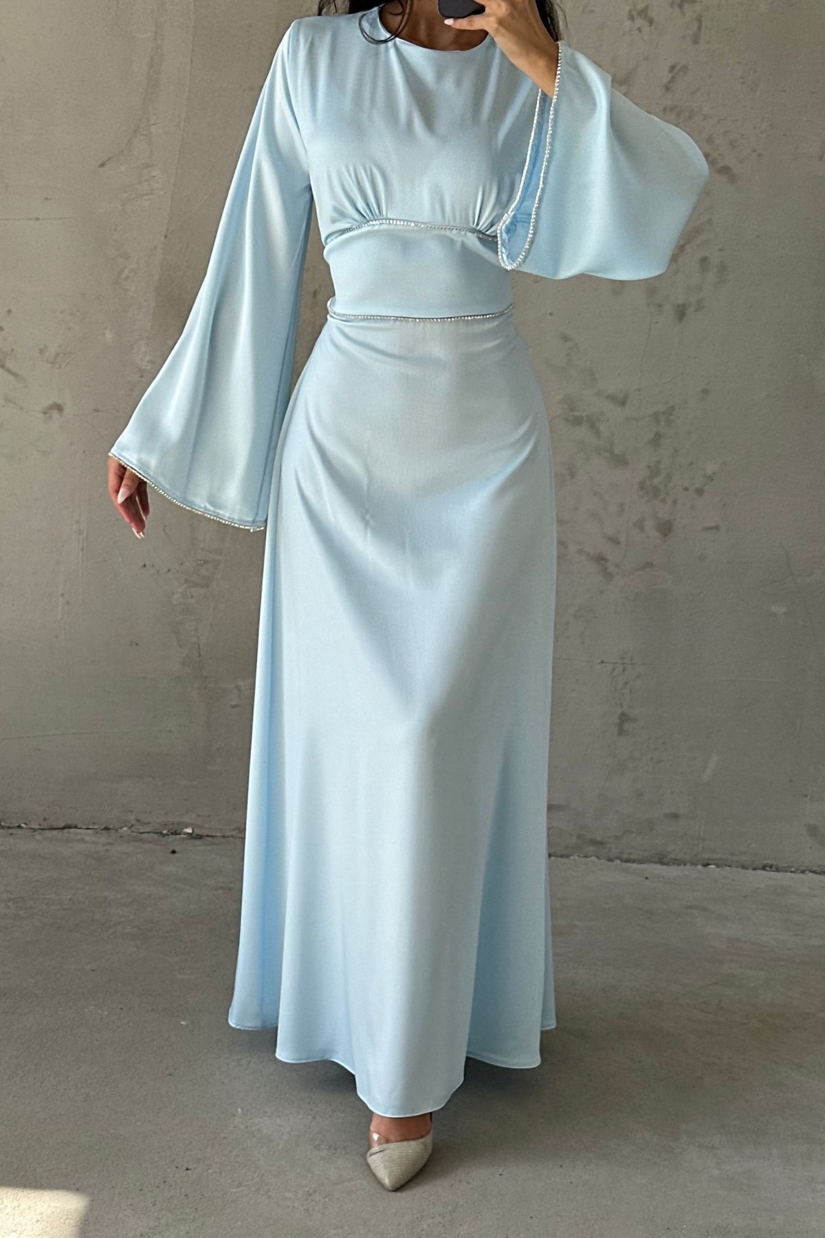 Kolları ve Beli İnci Taş Detaylı  Volan Kol Saten Tesettür Abiye Bebe Mavisi