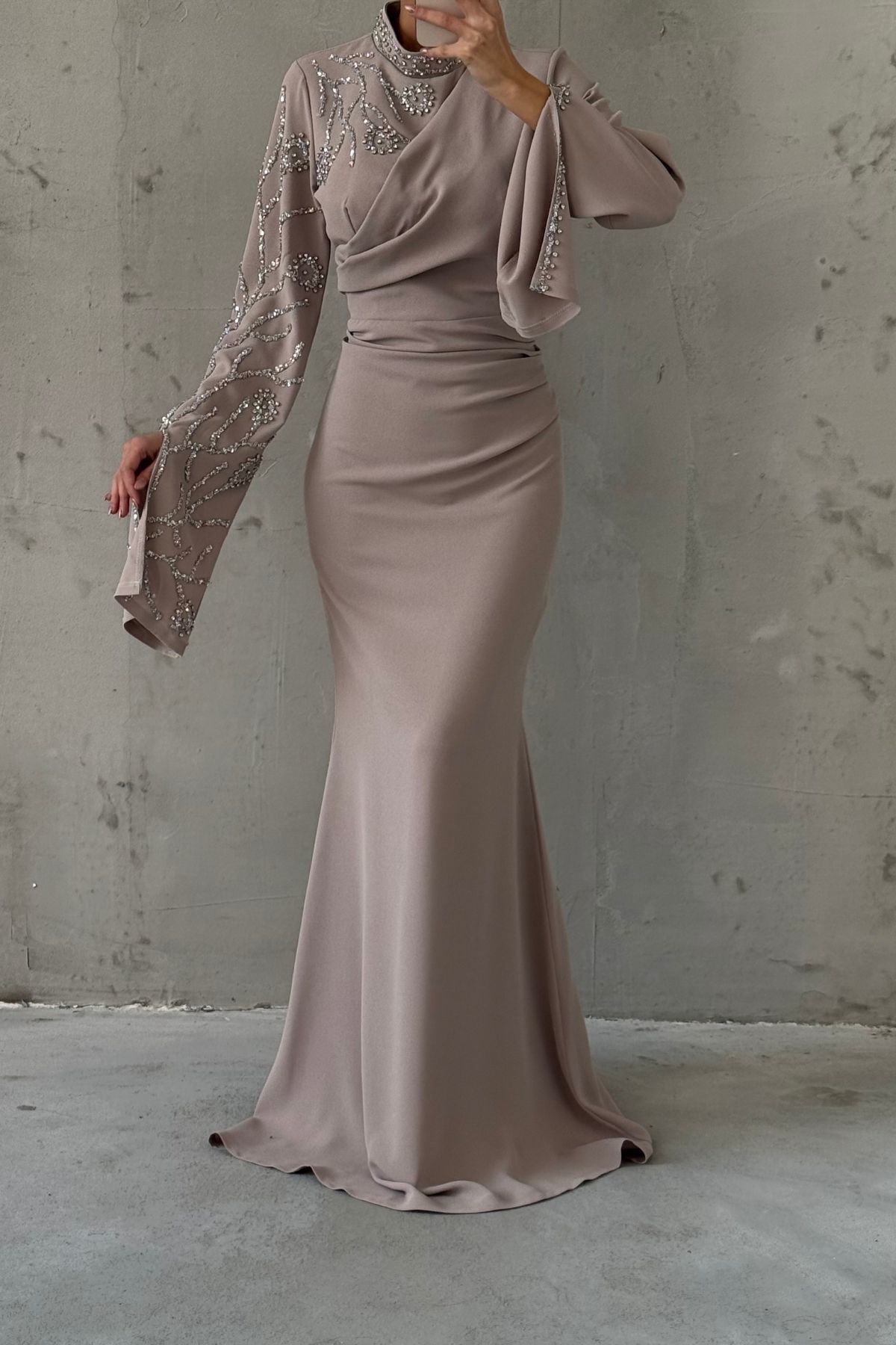 Koldan Detaylı Ve Taşlı Krep Tesettür Abiye Taş