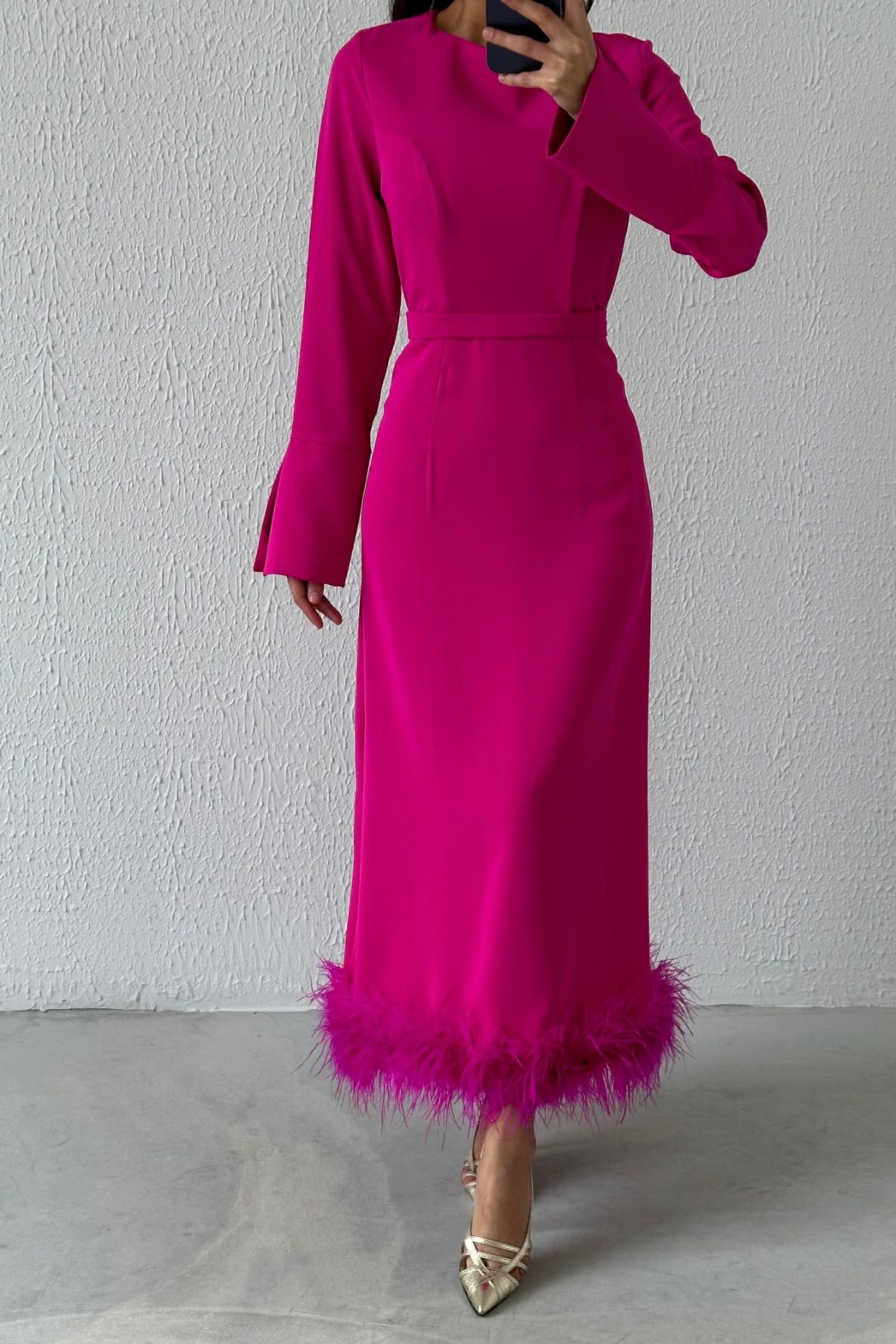 Etek Ucu Tüy Detaylı Krep Tesettür Abiye Fuşya