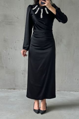 Dazzling Modest Evening Dress Black with Flowing Fabric