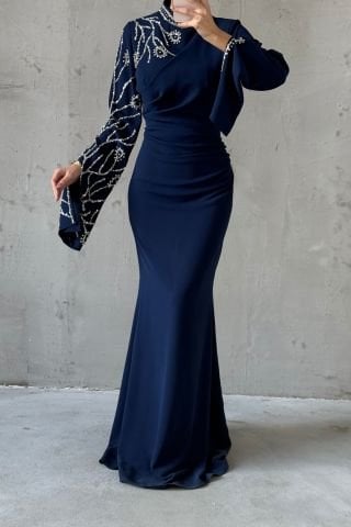 Koldan Detaylı Ve Taşlı Krep Tesettür Abiye Lacivert