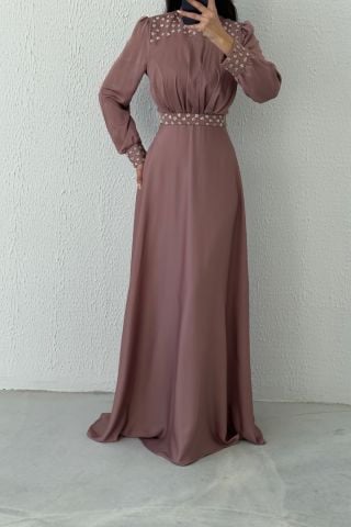 Taş Süslemeli Pudra Saten Tesettür Abiye - Tesettür Şıklığı