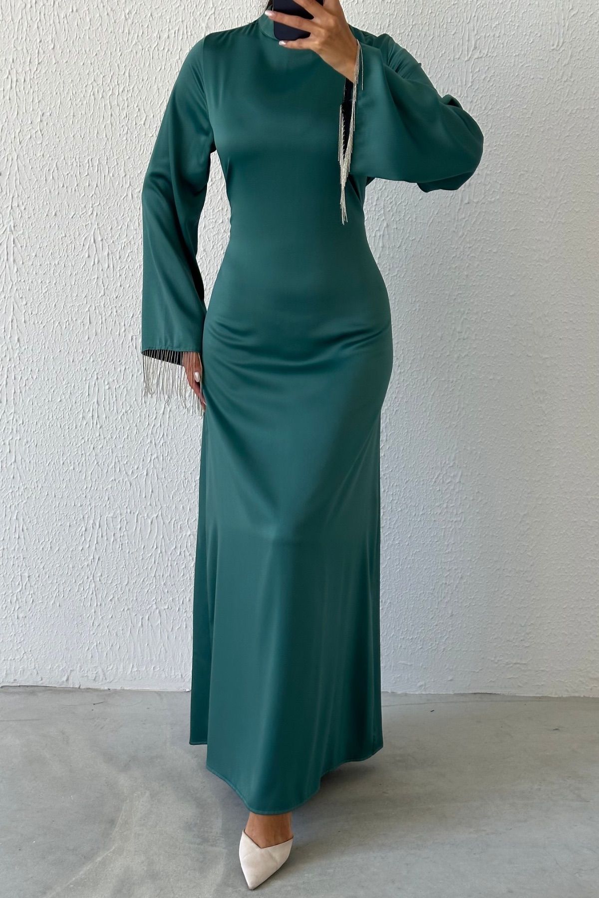 Saten İncisi: Volan Kol Zincir Detaylı Tesettür Abiye Mint Yeşili