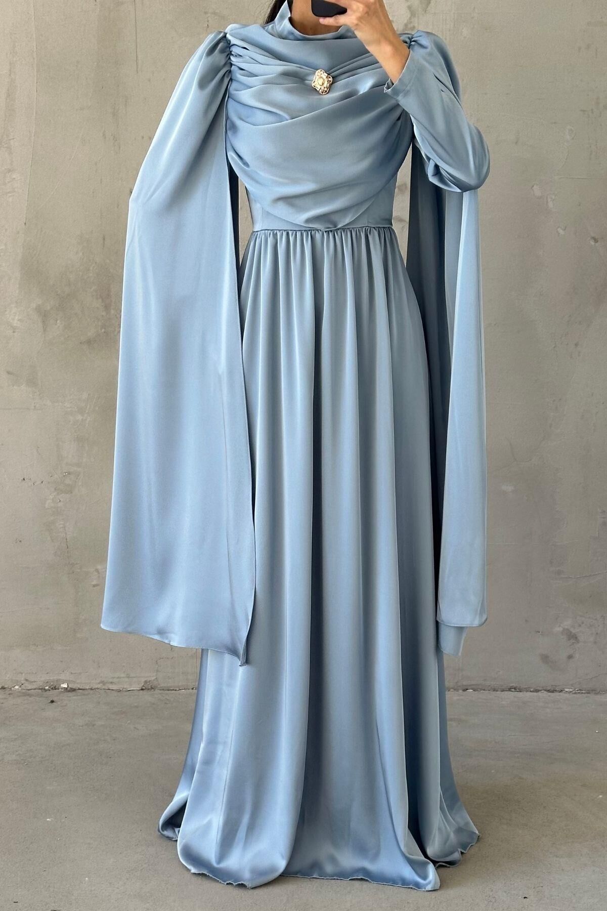 Dökümlü Broş Detaylı Saten Tesettür Abiye İndigo