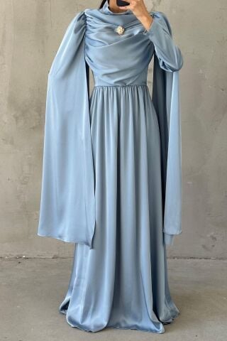 Dökümlü Broş Detaylı Saten Tesettür Abiye İndigo