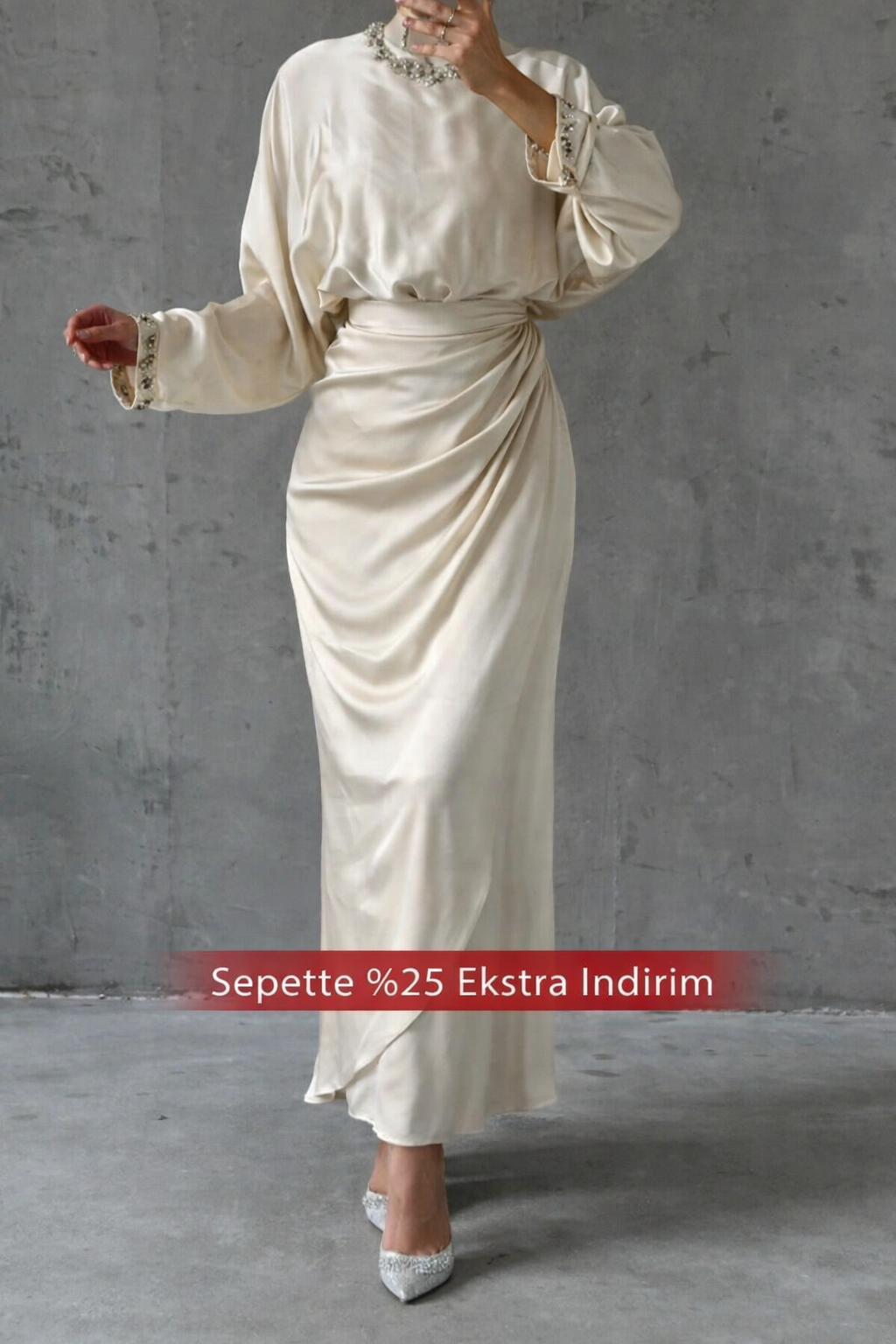 Sade Ve Şık Tasarım Saten Tesettür Abiye Ekru