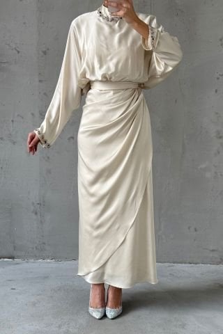 Sade Ve Şık Tasarım Saten Tesettür Abiye Ekru