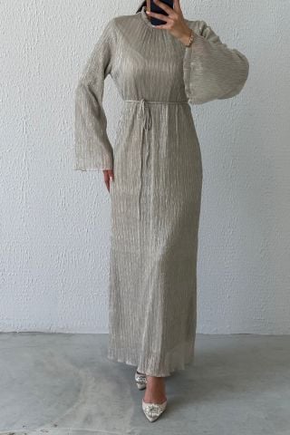 Sade Güzellik:Organeze Kumaş Tesettür Abiye Taş
