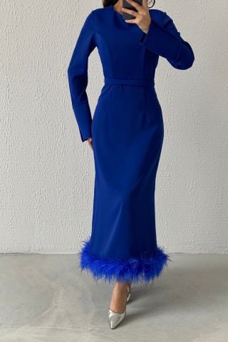 فستان سهرة من الكريب للحجاب مع تفاصيل ريشة على الحاشية، أزرق ساكس