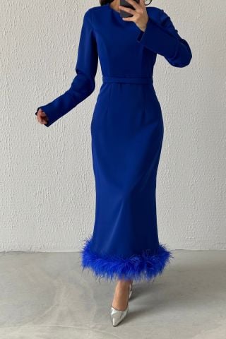 فستان سهرة من الكريب للحجاب مع تفاصيل ريشة على الحاشية، أزرق ساكس