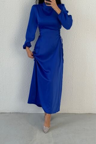 Belden Bağlama Detaylı Saten Tesettür Abiye Saks Mavisi