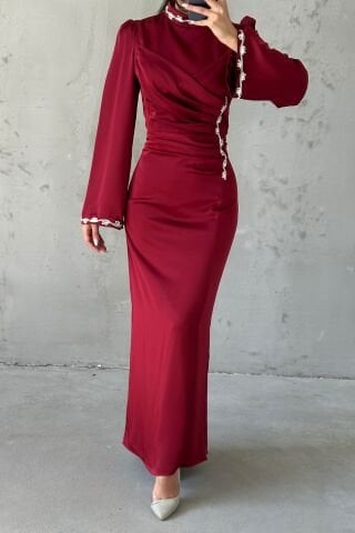 Eşsiz Drape Ve Taş Detaylı Saten Tesettür Abiye Bordo