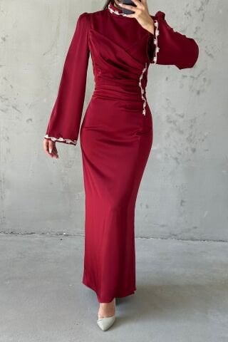 Eşsiz Drape Ve Taş Detaylı Saten Tesettür Abiye Bordo