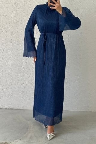Sade Güzellik:Organeze Kumaş Tesettür Abiye Lacivert