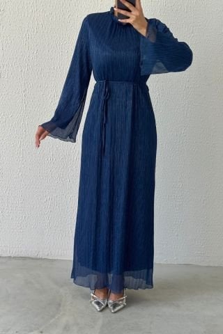 Sade Güzellik:Organeze Kumaş Tesettür Abiye Lacivert