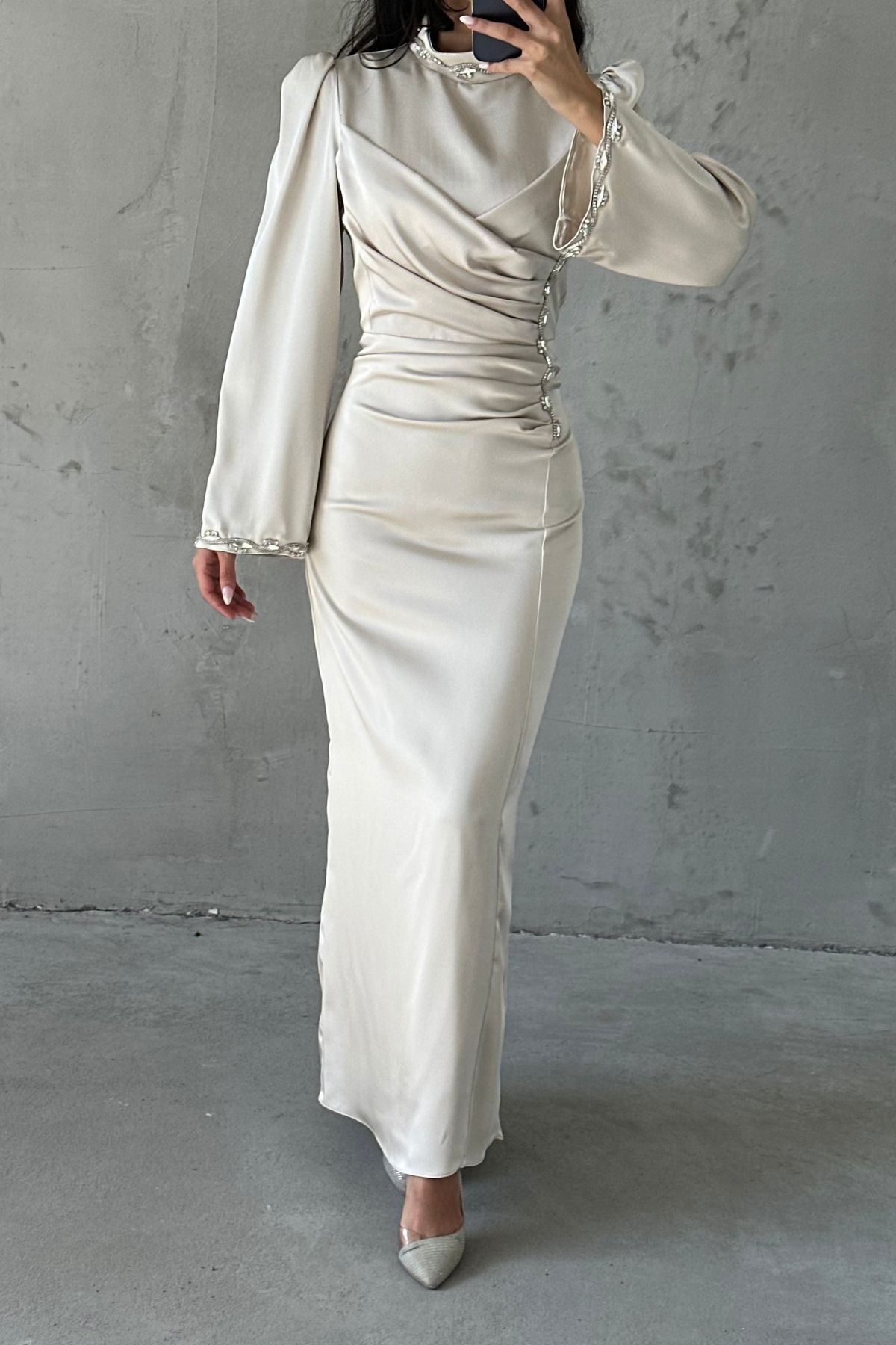 Eşsiz Drape Ve Taş Detaylı Saten Tesettür Abiye Taş