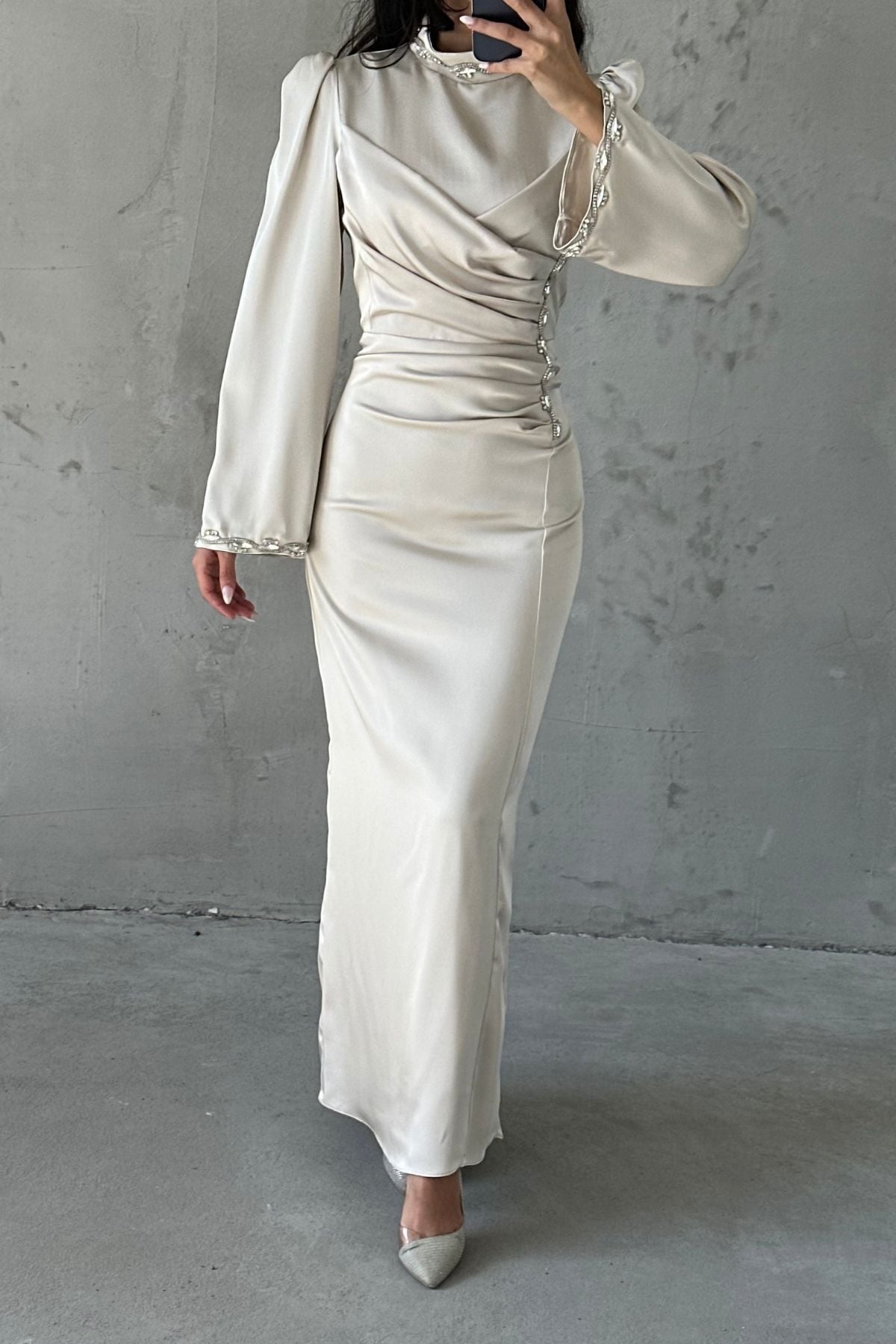 Eşsiz Drape Ve Taş Detaylı Saten Tesettür Abiye Taş