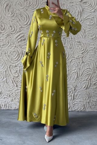 Detaylarıyla Büyüleyen Saten Tesettür Abiye Hardal